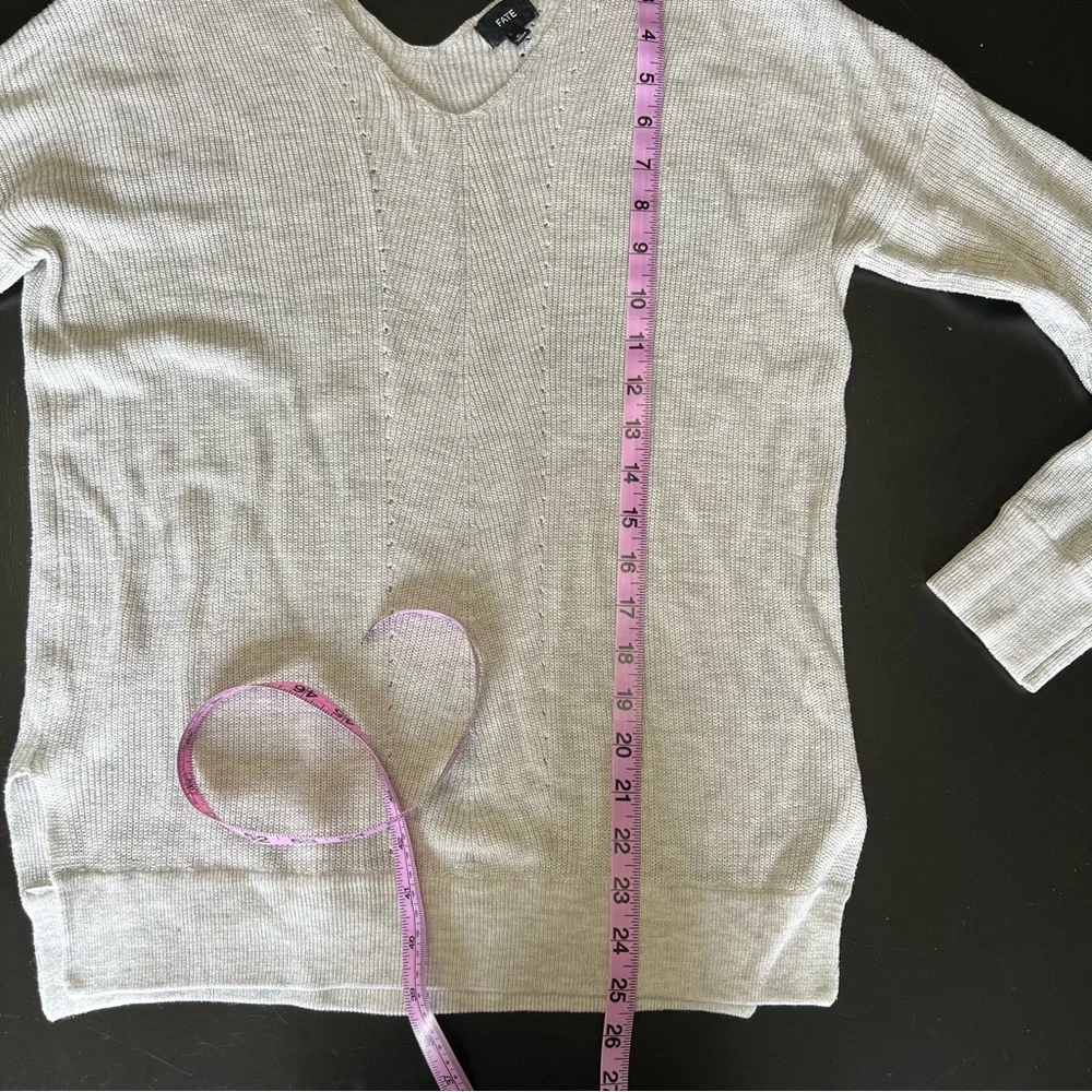 Fate Lightweight V-Neck Sweeter Grey Size S